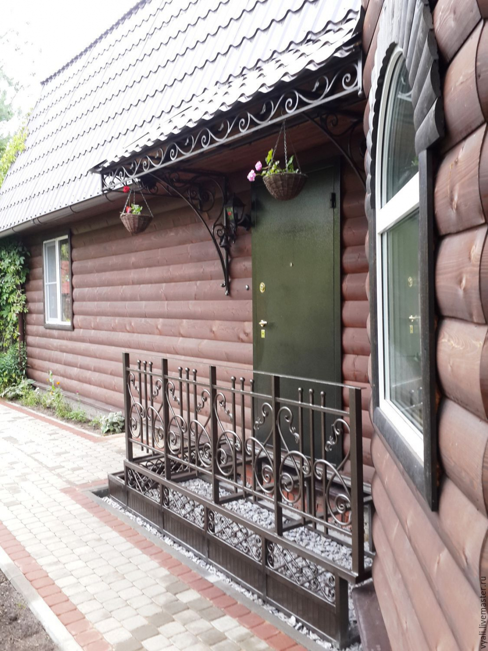 Крыльцо к дому