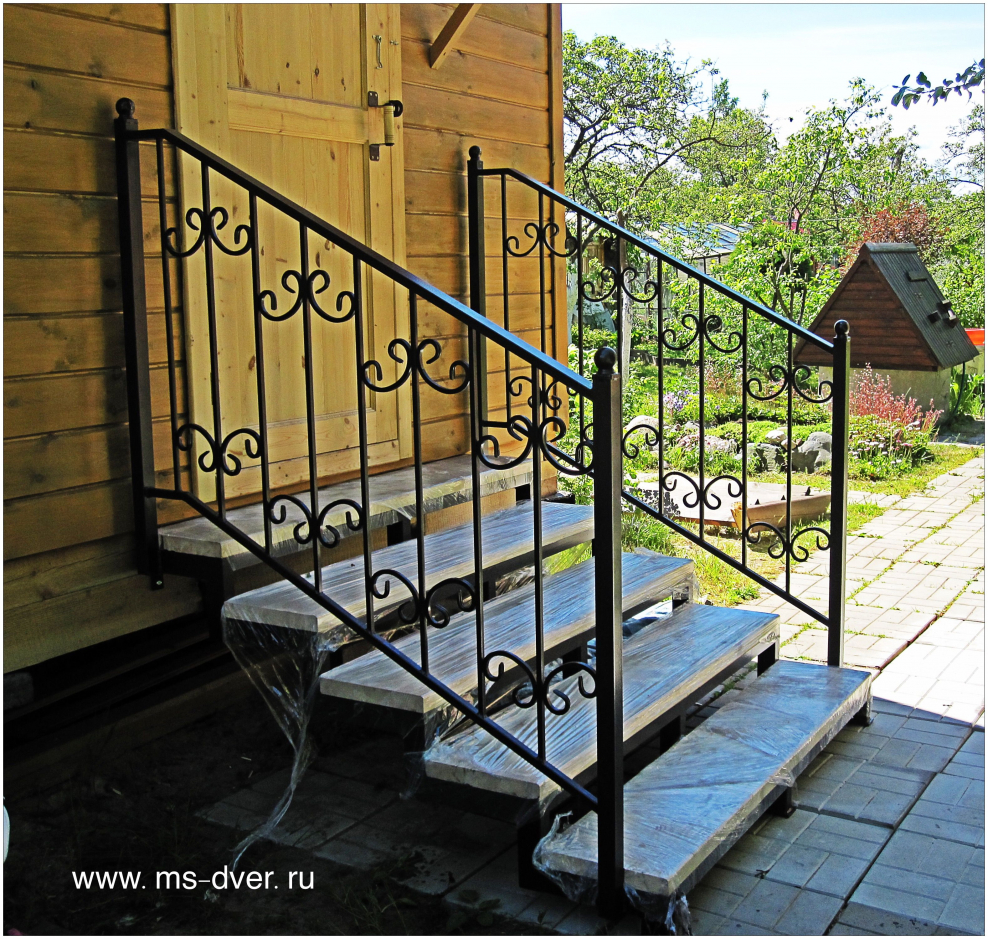 Красивое кованое крыльцо