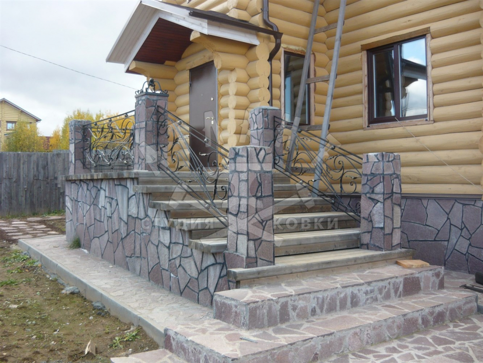 Высокое крыльцо