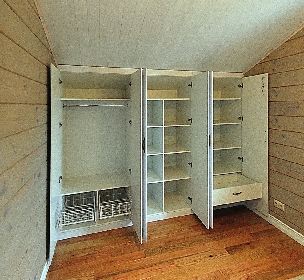 Шкаф на мансарде