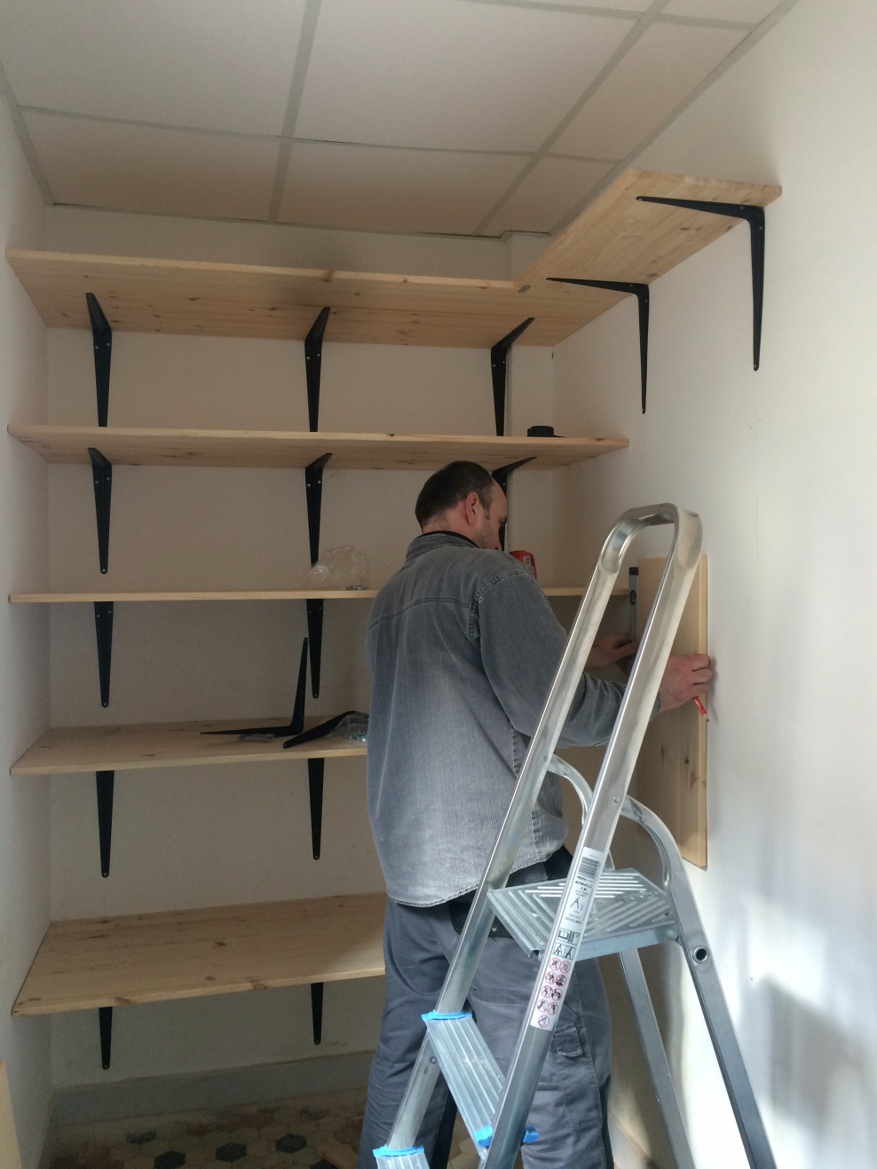Полки в кладовку