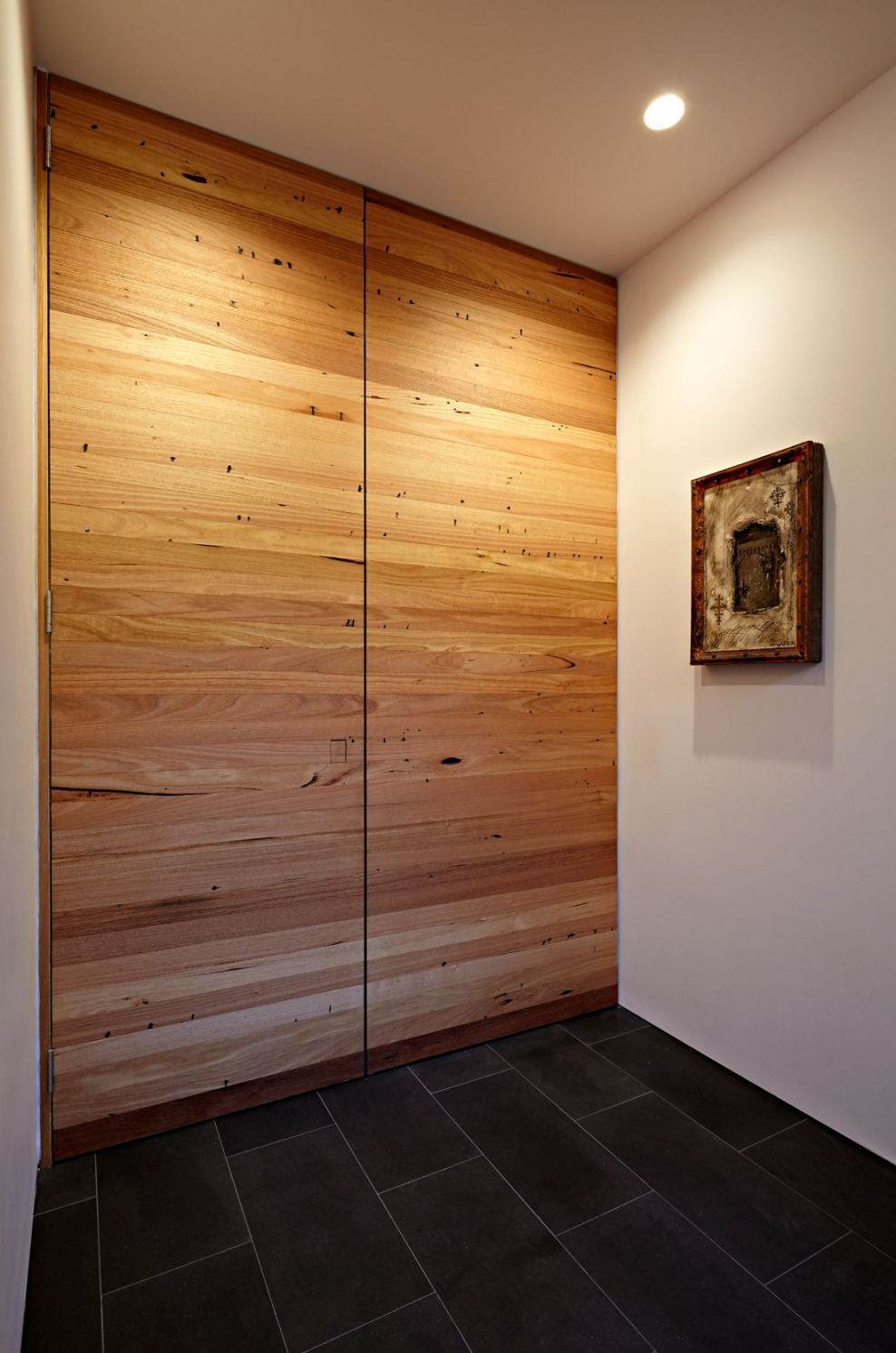 Деревянная обшивка стен внутри