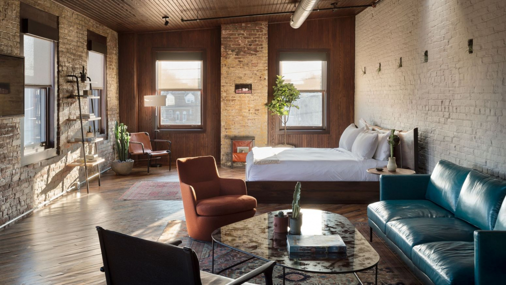 Гостиная загородного дома в стиле лофт