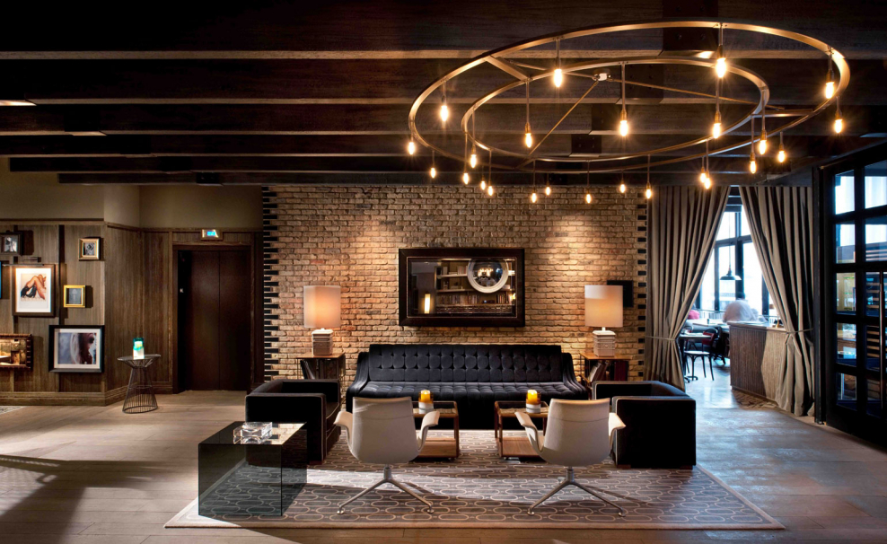 Холл гостиницы в стиле лофт