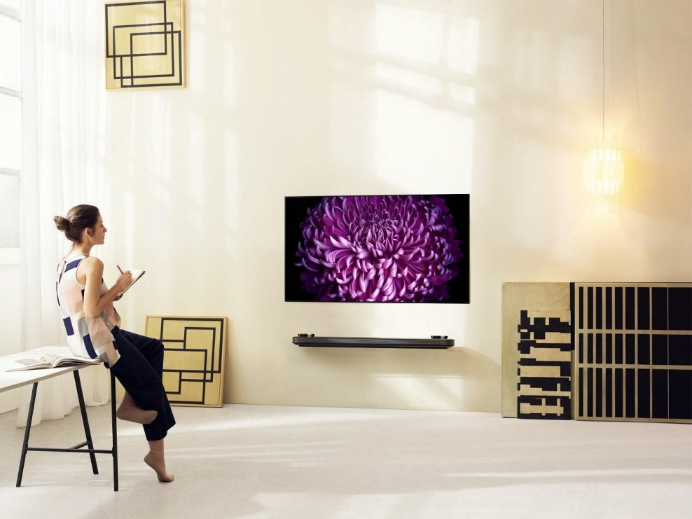 LG Signature OLED TV R