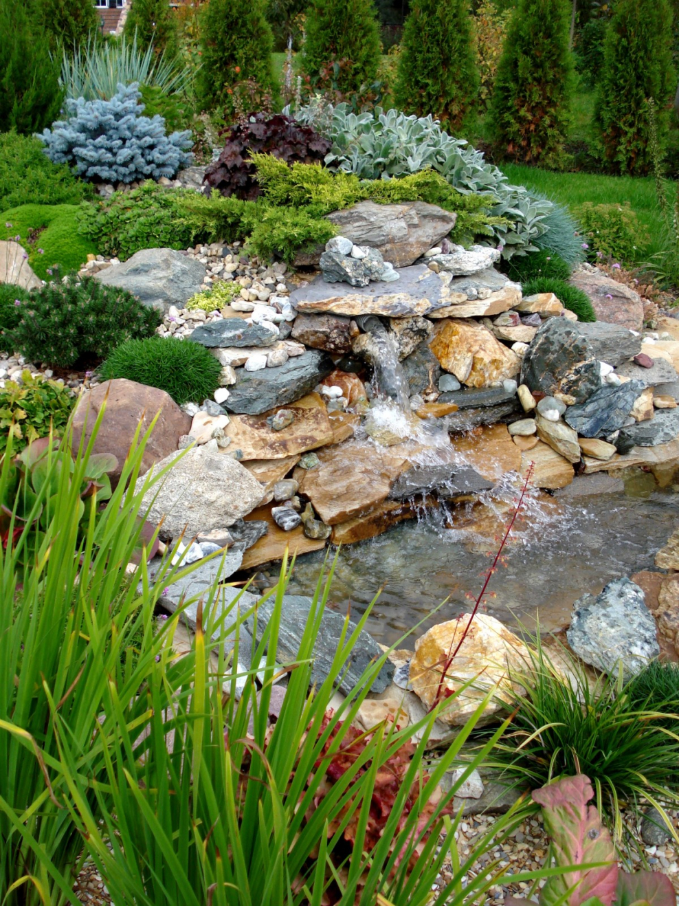 Альпинарий горный ручей