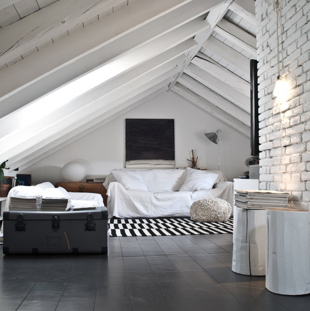 Дом в стиле лофт с двускатной крышей