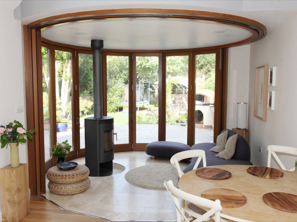 Полукруглые застекленные веранды