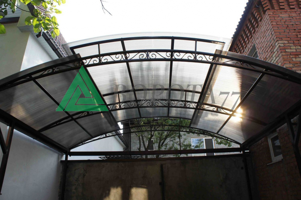 Полукруглая терраса к дому