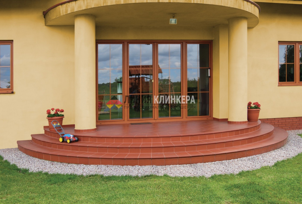 Остекленная веранда с колоннами