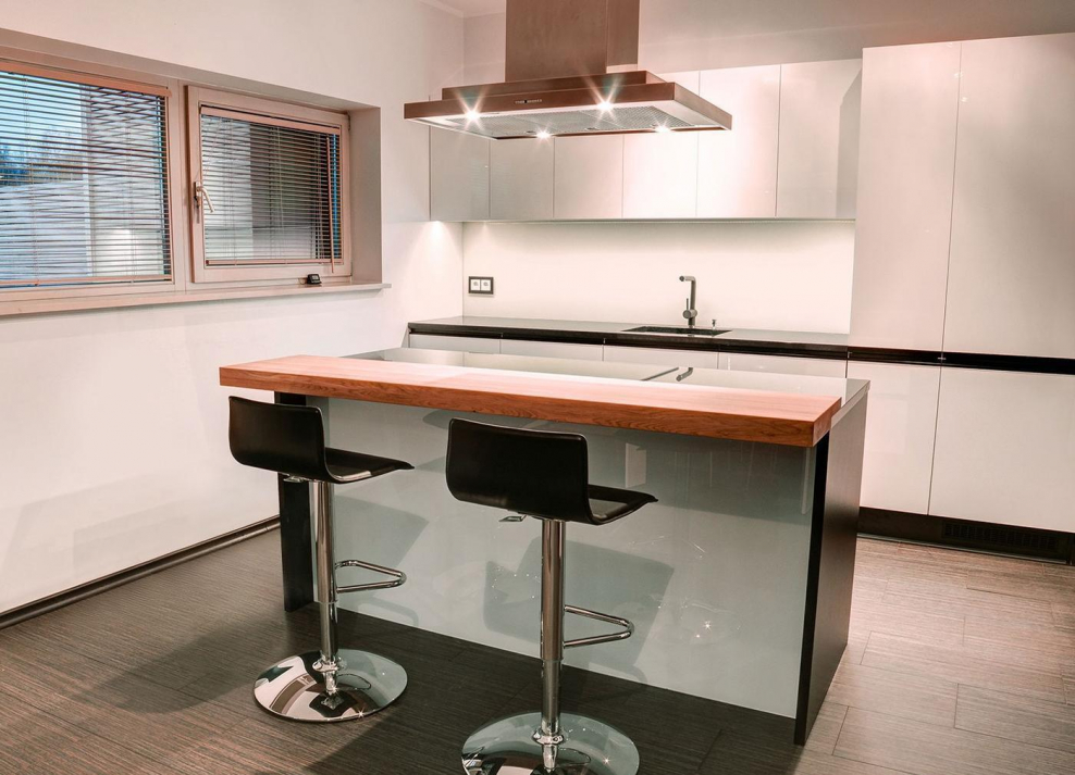 Барная стойка закругленная