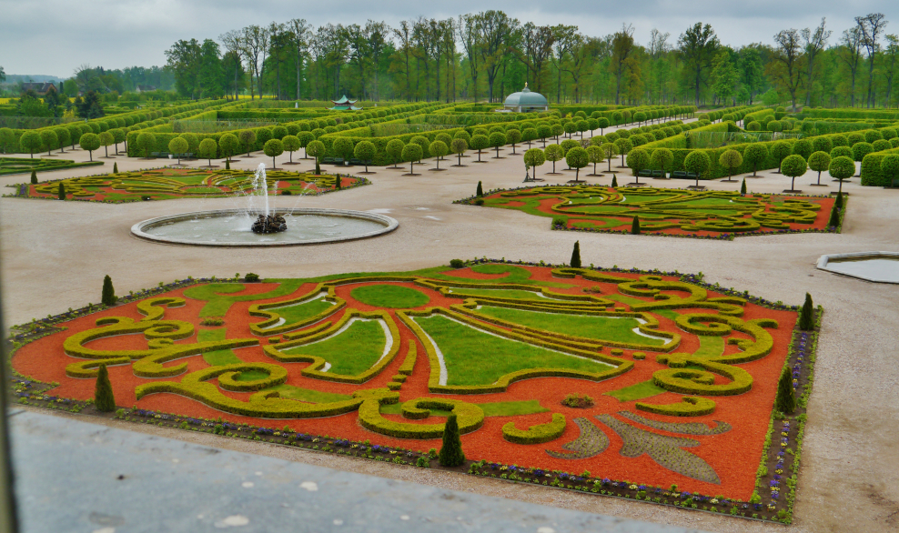 Версальский узор сад