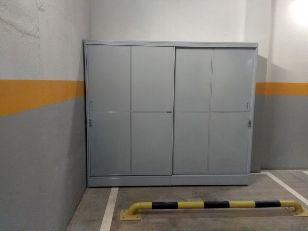 Панели из обоев в коридоре