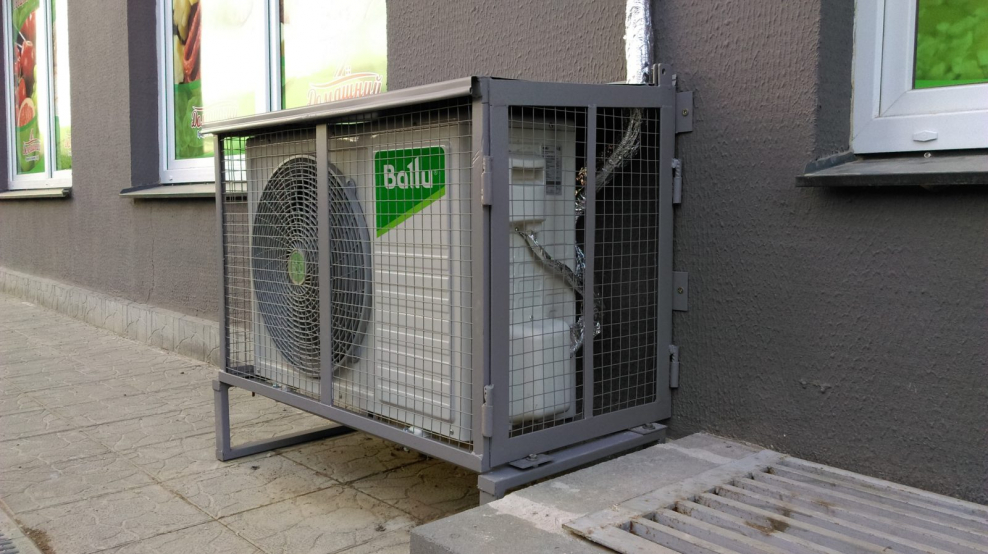 Антивандальное покрытие стен в коридоре