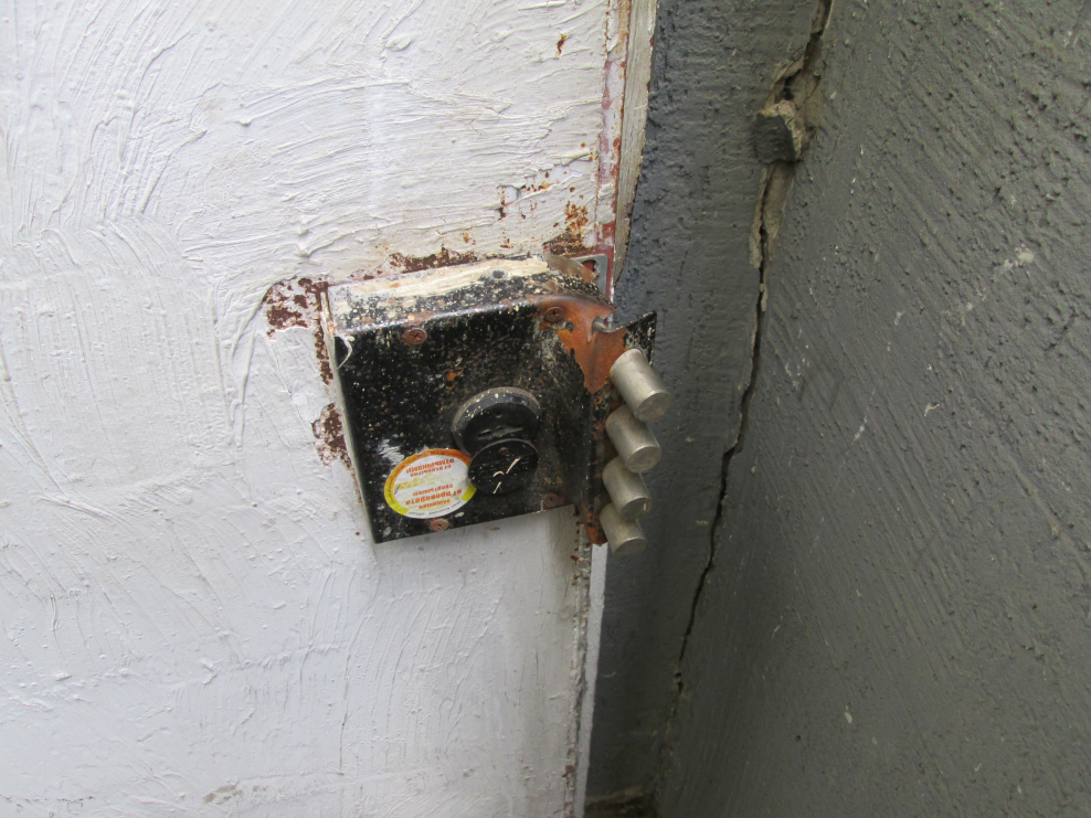 Крепление москитной сетки VSN металлическое