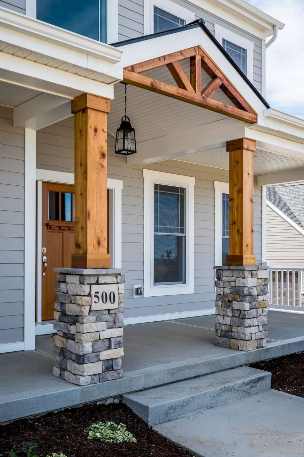 Крыльцо в частном доме