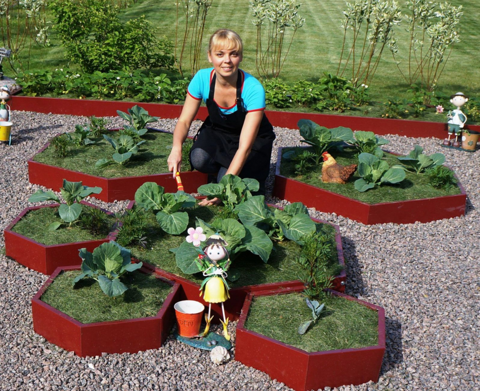 Клумба трехъярусная Альпийская горка