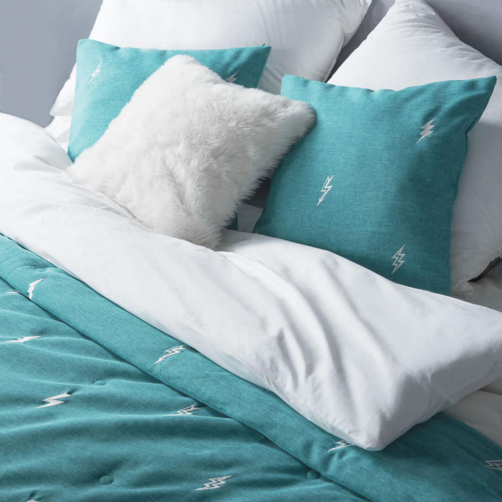 Подушки на кровати