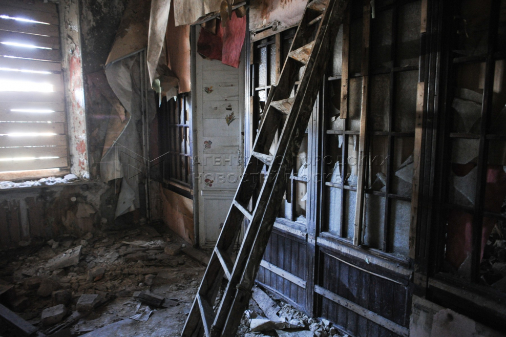 Дом абрикосовых внутри