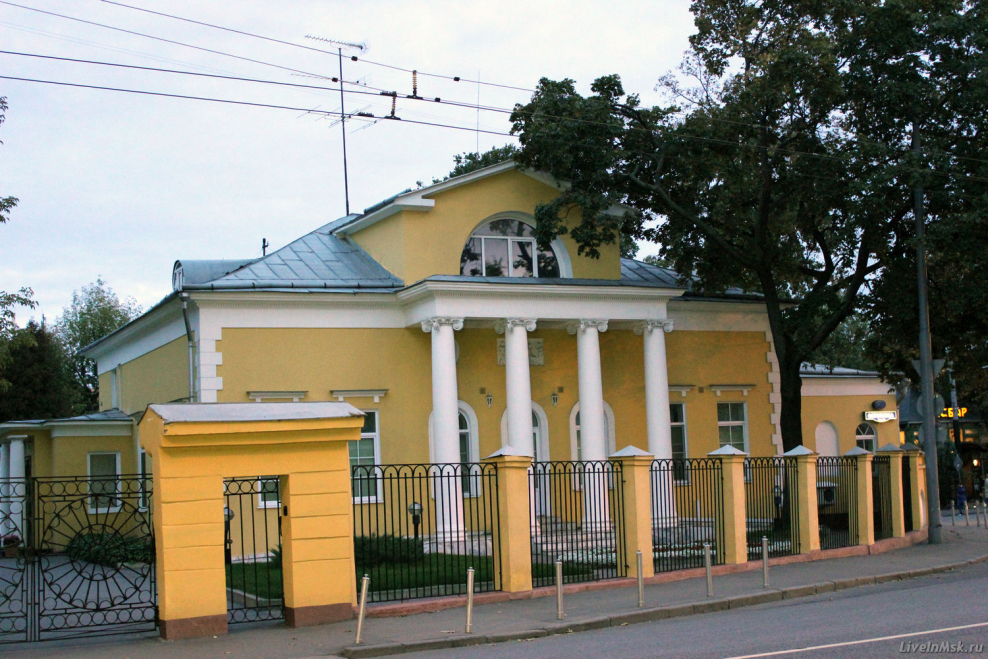 Дом Абрикосова на Красносельской