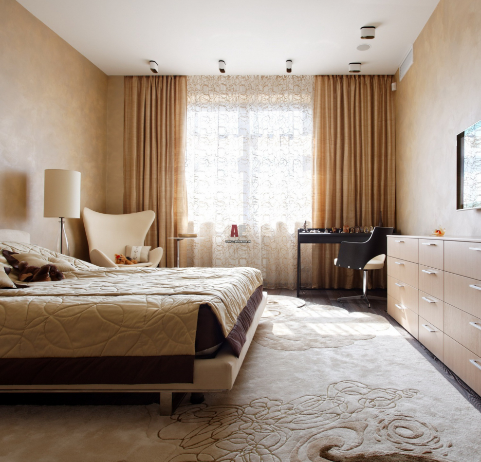 Бежевая спальная комната