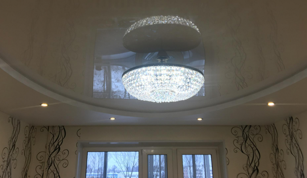 Овал из двухуровнего потолка