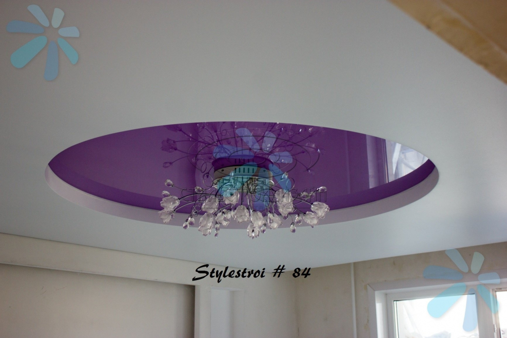 Двухуровневые фиолетовые потолком