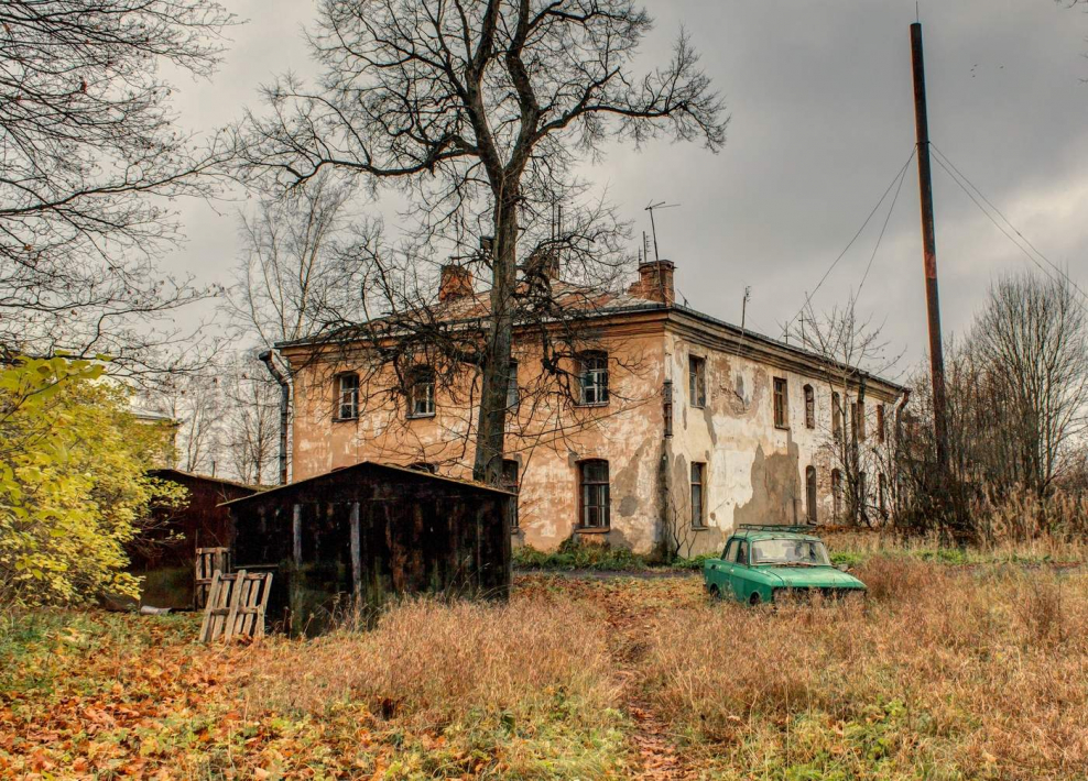 Мансардный усадебный одноквартирный дом