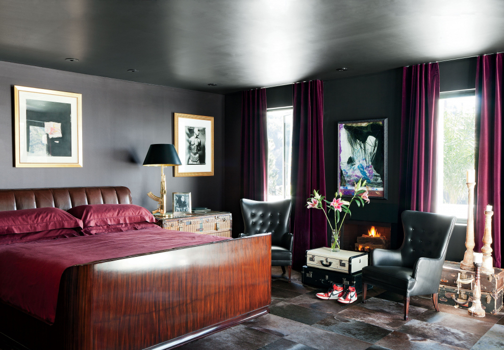 Бордовые стены в интерьере