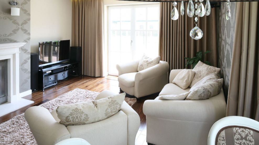 Гостиная диван и два кресла