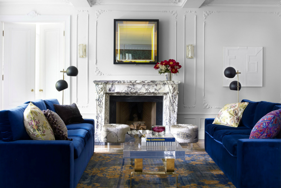 Синяя гостиная с камином