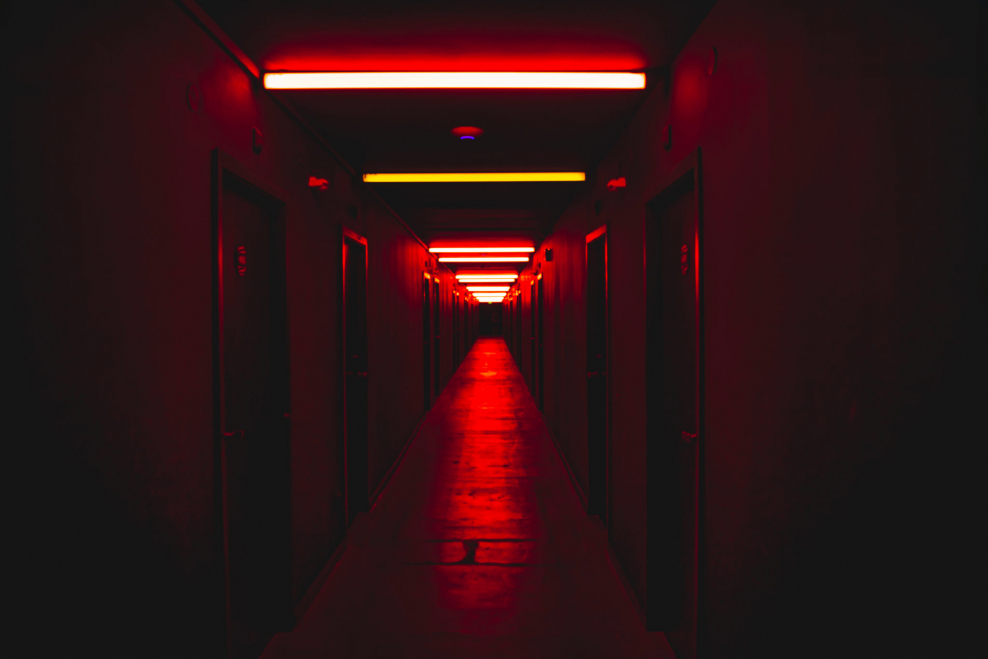 Красный коридор хоррор