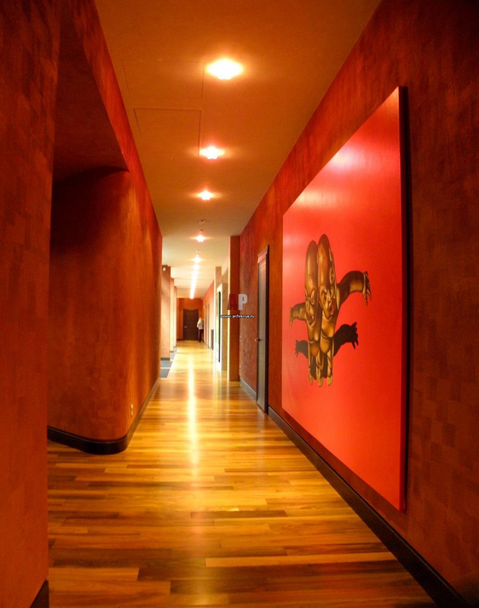 Неоновый коридор