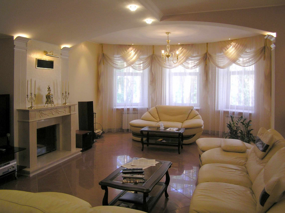 Отделка зала в доме