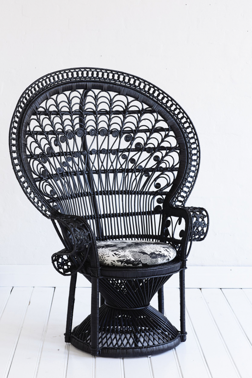 Кресло Black Peacock Chair New in