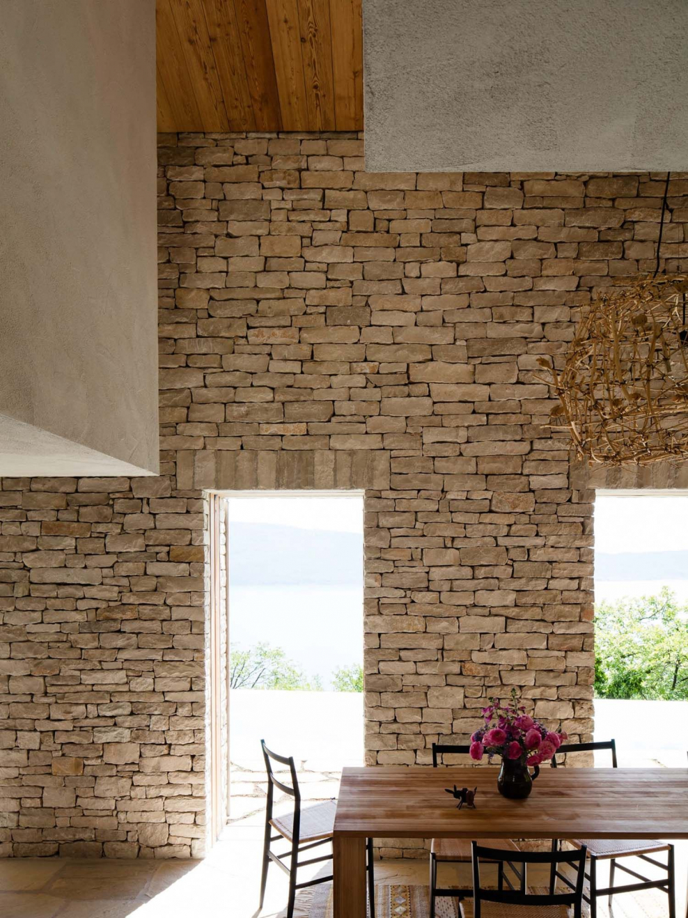 Декорирование каменного дома