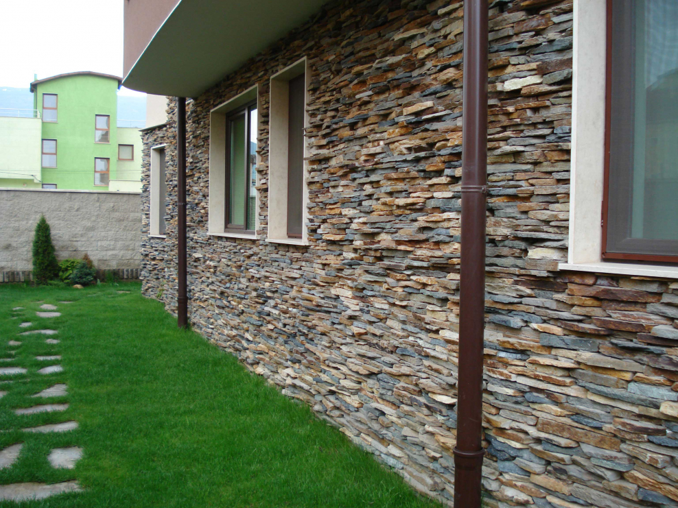 Фасады Отделанные гнейс