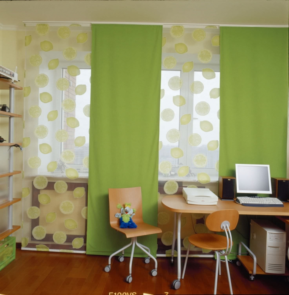 Зеленые шторы в детскую комнату