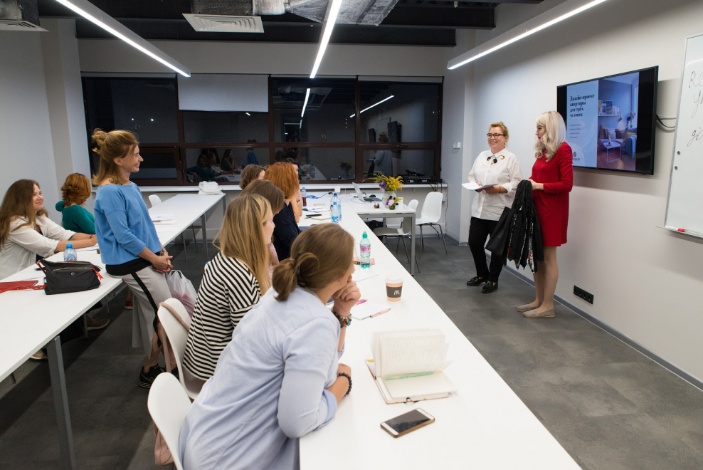 Освещение гостиной в скандинавском стиле