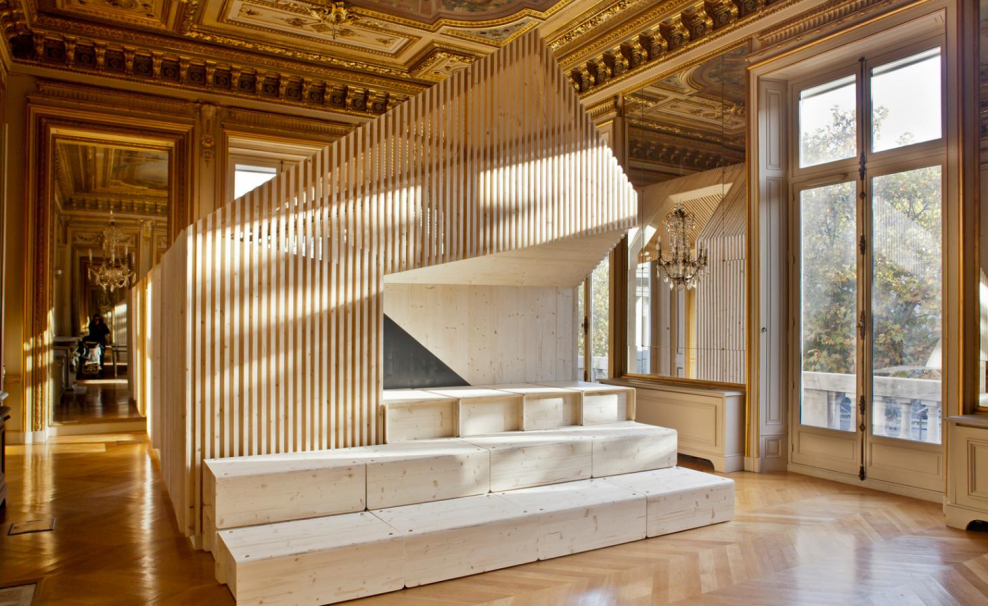 Современный интерьер в историческом здании