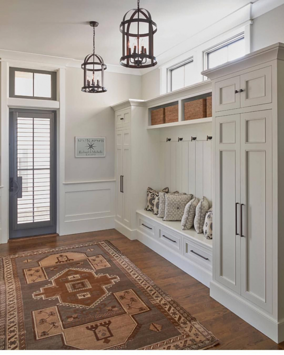 Интерьер фармхаус в прихожей