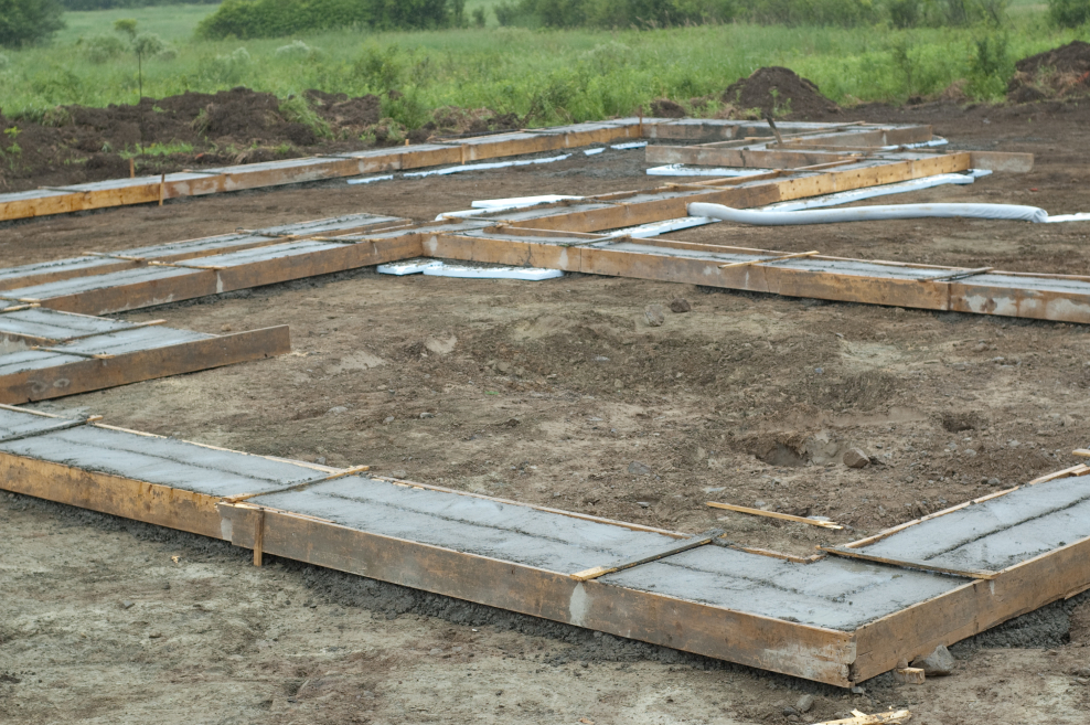 Поверхностный ленточный фундамент