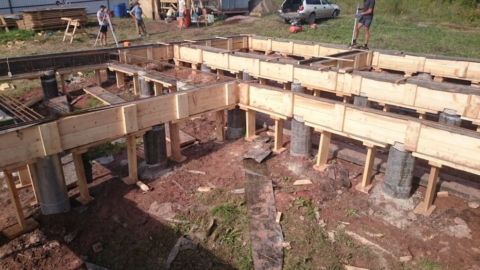 Фундамент монолитный железобетонный ростверк