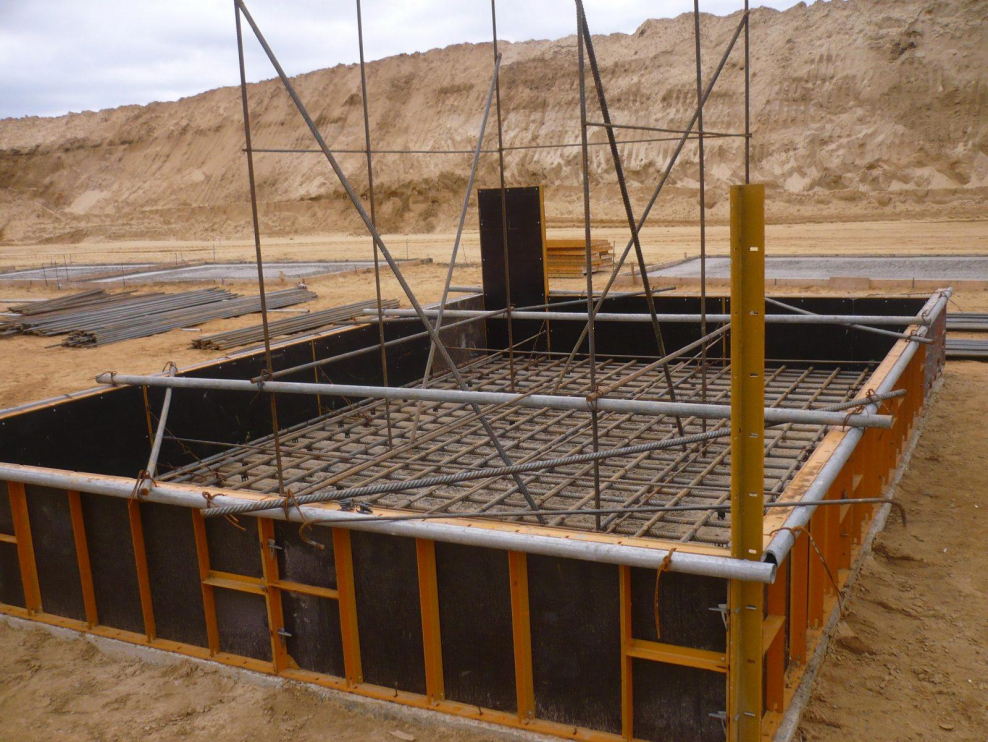 Съемная опалубка для фундамента