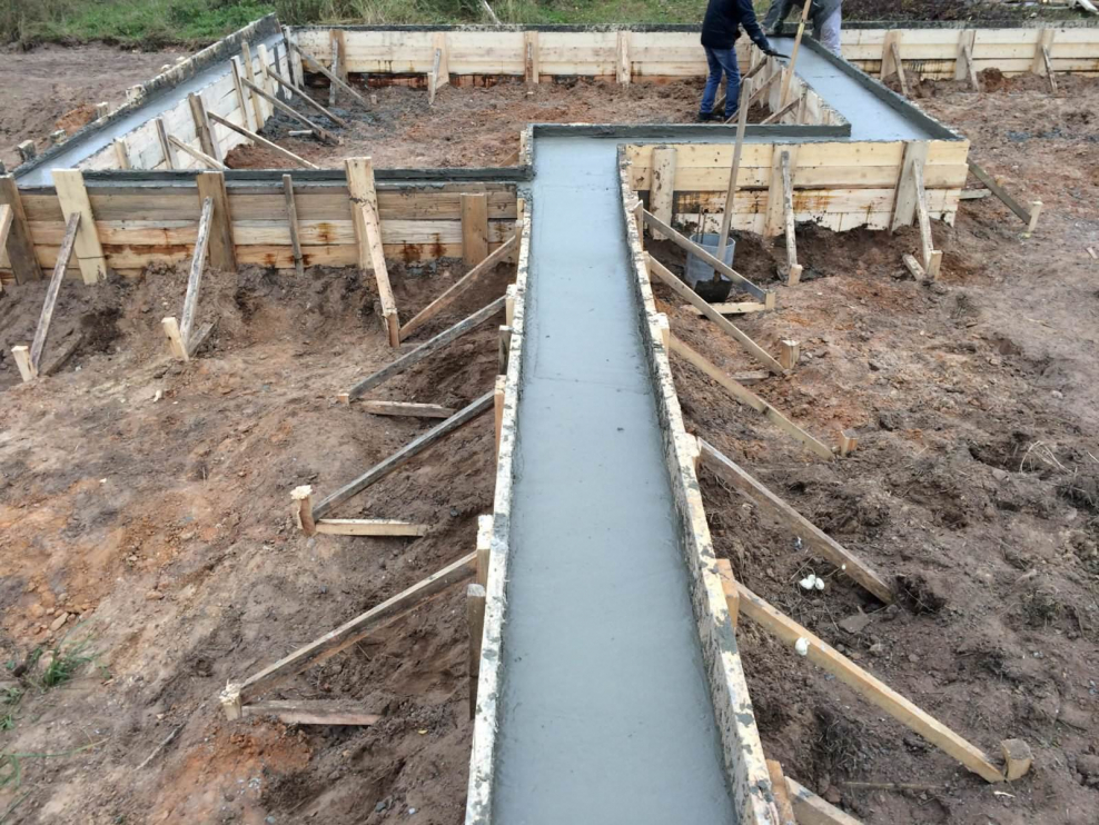 Заливка фундамента