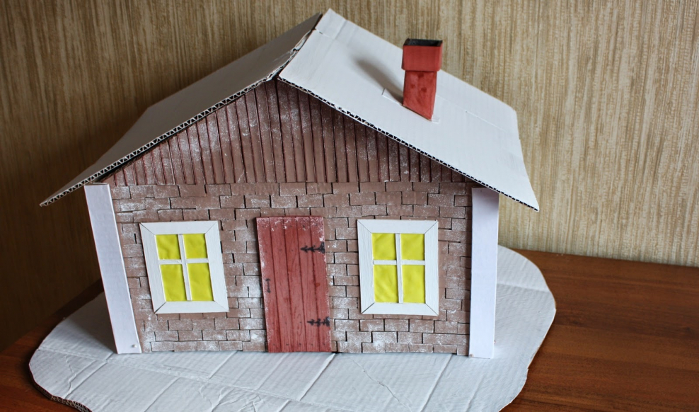 Домик из картона