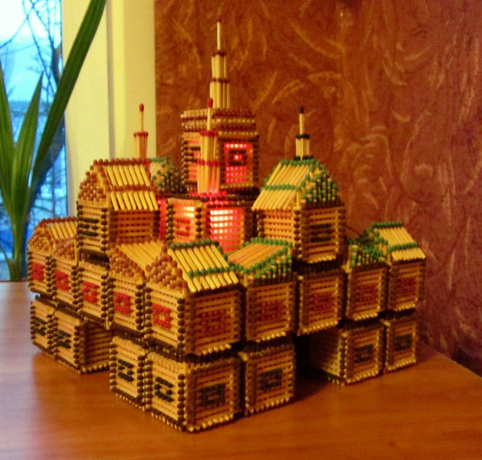 Красивый домик из спичек