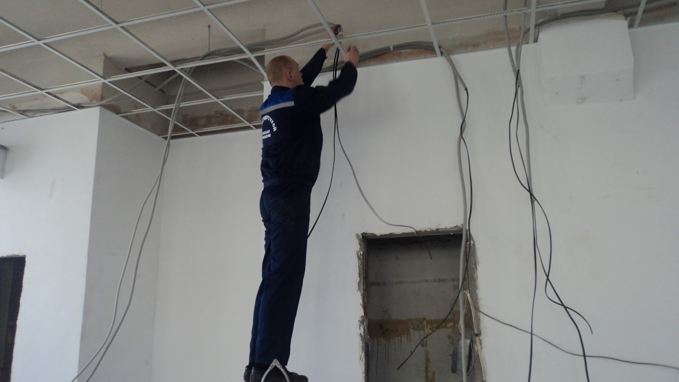 Освещение на потолке без штробления