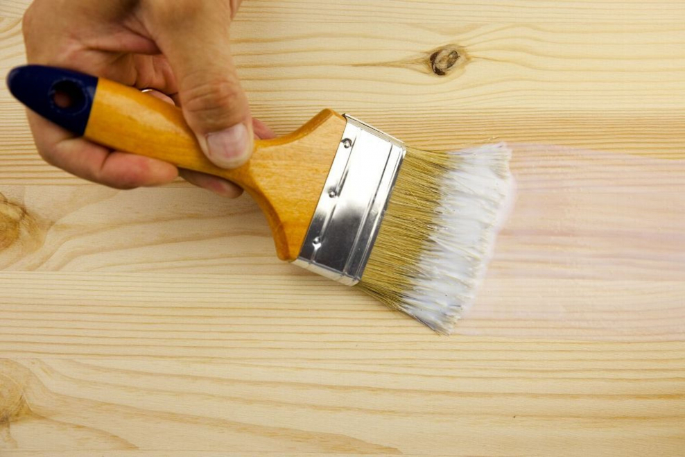 Лакирование деревянных поверхностей