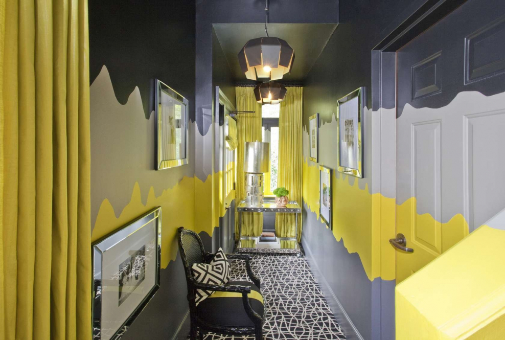 Прихожая в серо желтых тонах